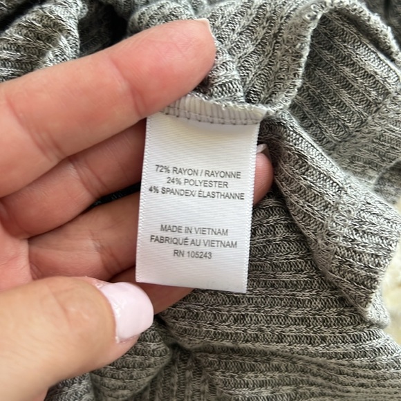 Bobeau Gray Ribbed Wrap Long Sleeve Top - Picture 10 of 11